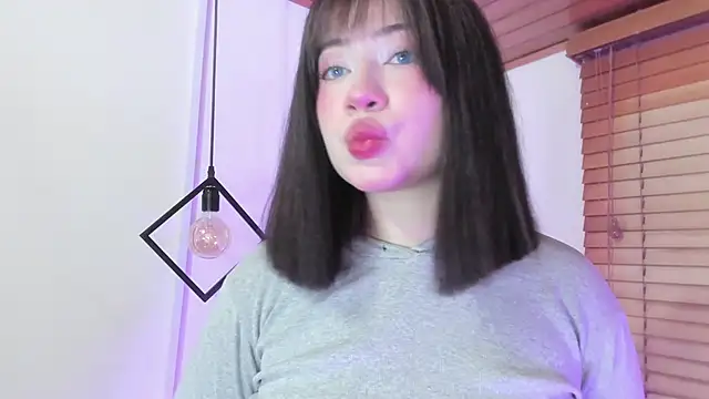 GENNESIS LOVE online show from November 2025 05:40:01 AM