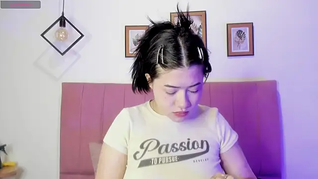 GENNESIS LOVE online show from November 2025 03:12:02 AM