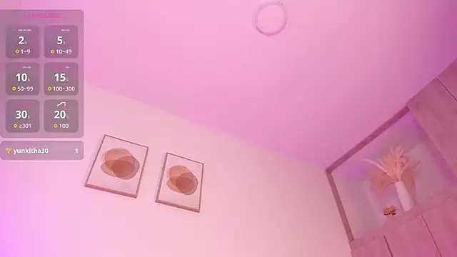 Mia 222 online show from March 2026 10:52:02 AM