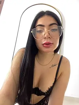 Mia 222 online show from March 2026 11:58:01 AM