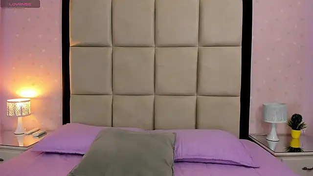 Snapshot of HannaClarrk_ chatting on November 2025 12:39:02 PM HannaClarrk online show from November 2025 12:39:02 PM