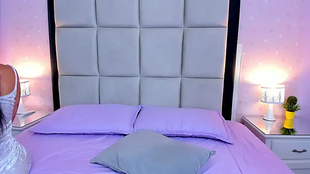 Snapshot of HannaClarrk_ chatting on October 2025 12:25:02 PM HannaClarrk online show from October 2025 12:25:02 PM