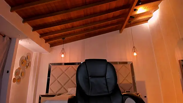 MarianneLane online show from January 2025 12:11:01 AM