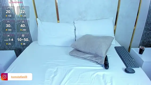 amor smith  online show from October 2025 03:05:02 AM