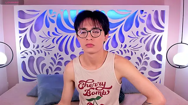 Snapshot of cherryy_boy chatting on May 2026 08:12:01 PM cherryy boy online show from May 2026 08:12:01 PM