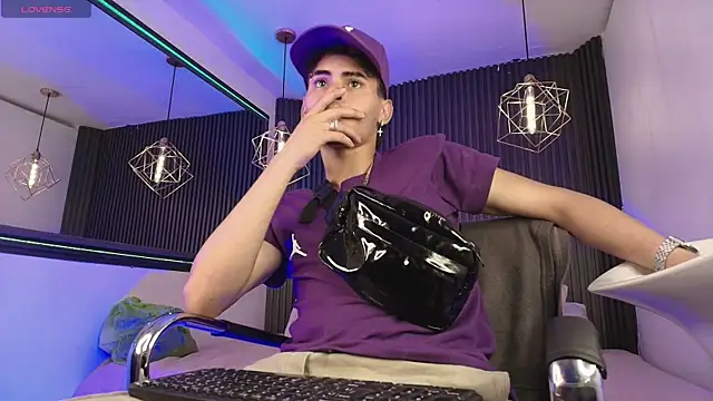 Snapshot of _white_fox_1 chatting on September 2025 11:29:02 PM white fox 1 online show from September 2025 11:29:02 PM