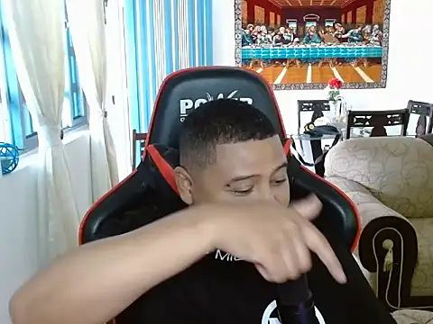 Hoowar2012 online show from October 2025 05:05:01 PM