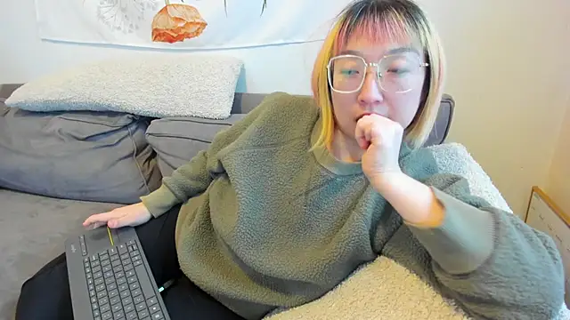 Snapshot of luxgray chatting on February 2025 09:25:02 PM luxgray online show from February 2025 09:25:02 PM