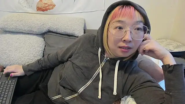 Snapshot of luxgray chatting on December 2024 09:16:01 PM luxgray online show from December 2024 09:16:01 PM