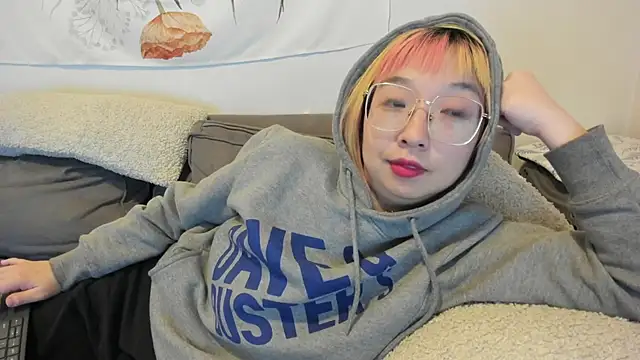 Snapshot of luxgray chatting on December 2024 11:27:02 PM luxgray online show from December 2024 11:27:02 PM