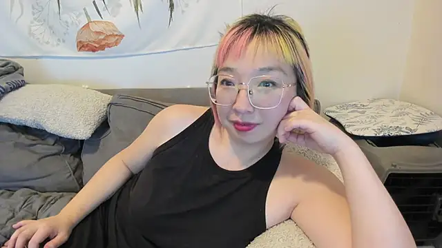 Snapshot of luxgray chatting on December 2024 02:32:01 AM luxgray online show from December 2024 02:32:01 AM