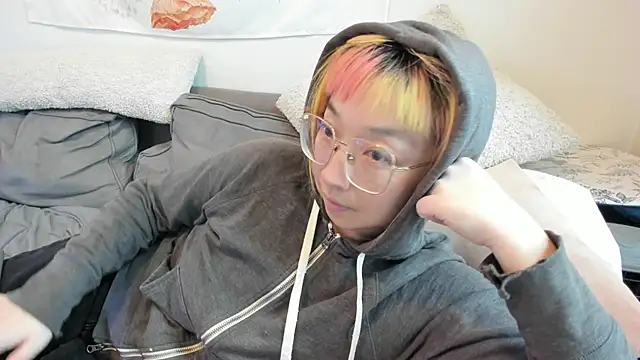 Snapshot of luxgray chatting on December 2024 06:14:01 PM luxgray online show from December 2024 06:14:01 PM