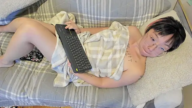 Snapshot of luxgray chatting on October 2025 11:46:01 PM luxgray online show from October 2025 11:46:01 PM