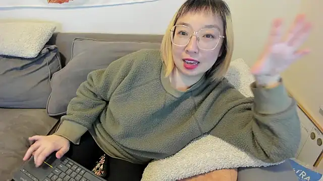 Snapshot of luxgray chatting on March 2025 11:05:02 PM luxgray online show from March 2025 11:05:02 PM