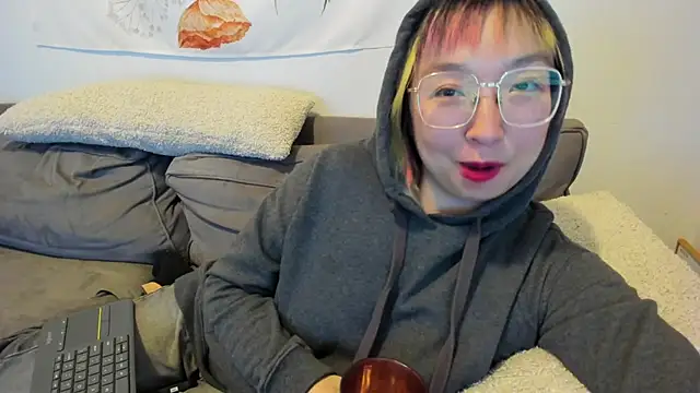 Snapshot of luxgray chatting on February 2025 04:03:01 AM luxgray online show from February 2025 04:03:01 AM