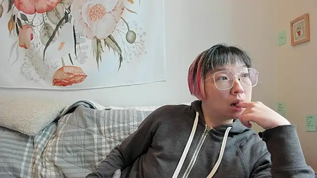 Snapshot of luxgray chatting on October 2025 06:30:01 PM luxgray online show from October 2025 06:30:01 PM