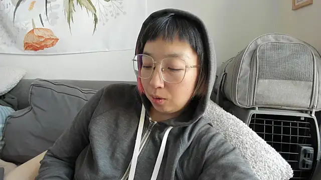 luxgray online show from December 2025 05:47:02 PM