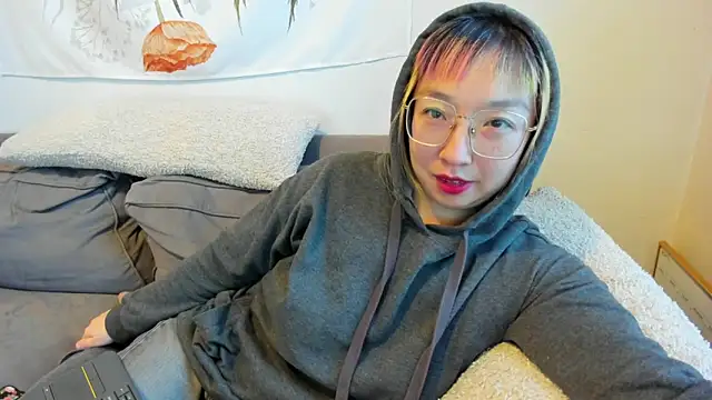 Snapshot of luxgray chatting on January 2025 09:58:01 PM luxgray online show from January 2025 09:58:01 PM