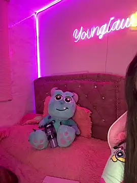 Snapshot of YovngBaby chatting on February 2026 05:50:01 AM YovngBaby online show from February 2026 05:50:01 AM