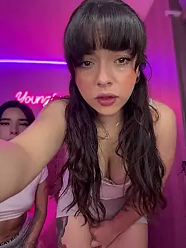Snapshot of YovngBaby chatting on July 2026 03:33:01 AM YovngBaby online show from July 2026 03:33:01 AM