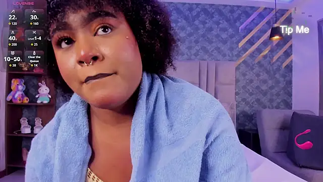 NiiaMoore online show from November 2025 08:23:02 PM