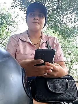 Liancy online show from September 2025 09:06:02 PM