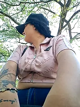 Liancy online show from October 2025 08:12:01 PM