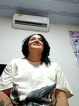 Liancy online show from November 2025 08:02:02 PM