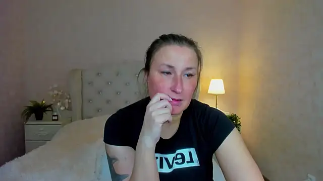 HotLiss online show from March 2026 05:49:02 AM