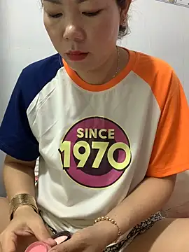 Snapshot of Baby-bigtits chatting on November 2025 12:04:02 AM Baby-bigtits online show from November 2025 12:04:02 AM