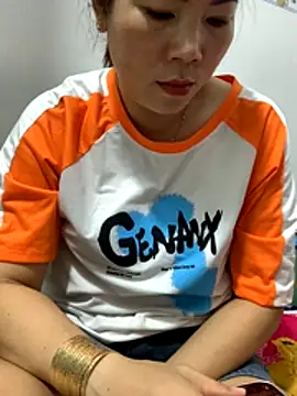 Snapshot of Baby-bigtits chatting on October 2025 01:39:02 AM Baby-bigtits online show from October 2025 01:39:02 AM