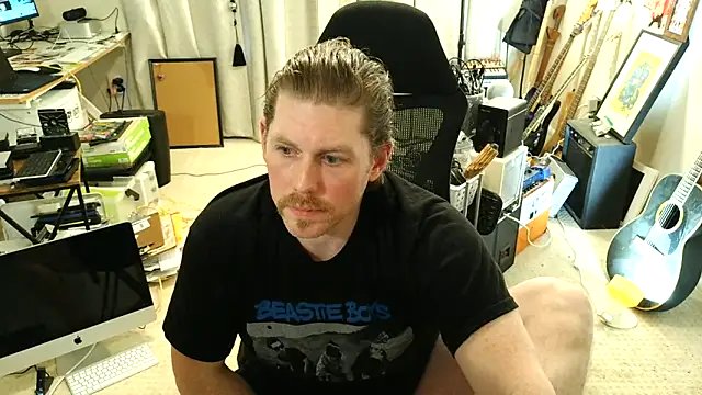 Snapshot of Rock_Pierce chatting on June 2026 07:30:02 PM Rock Pierce online show from June 2026 07:30:02 PM