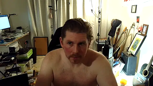 Snapshot of Rock_Pierce chatting on June 2026 04:17:02 PM Rock Pierce online show from June 2026 04:17:02 PM