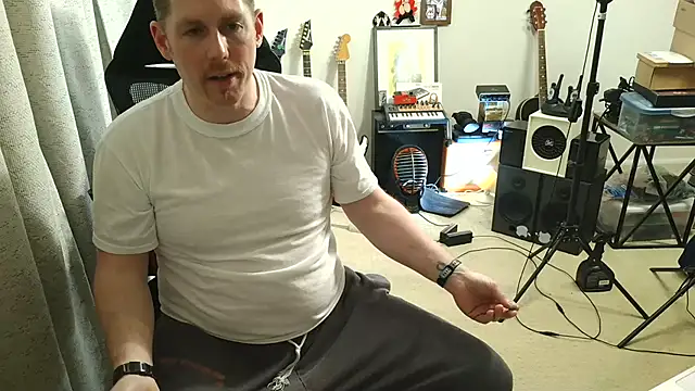 Snapshot of Rock_Pierce chatting on November 2025 11:19:02 PM Rock Pierce online show from November 2025 11:19:02 PM