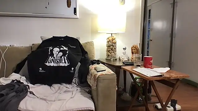 Snapshot of Rock_Pierce chatting on October 2025 09:49:01 PM Rock Pierce online show from October 2025 09:49:01 PM