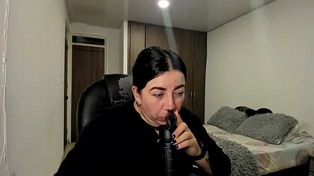 Im coco online show from February 2026 12:33:02 AM