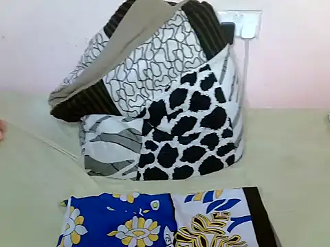 sweet rozie online show from October 2025 05:05:02 AM