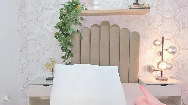 Snapshot of Roma__love chatting on January 2026 11:59:02 AM Roma love online show from January 2026 11:59:02 AM