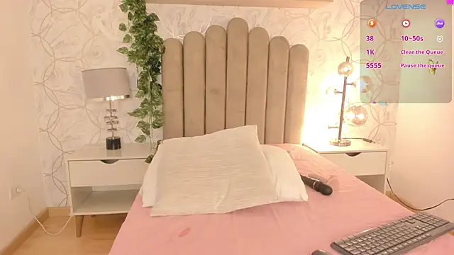 Snapshot of Roma__love chatting on February 2025 02:35:02 PM Roma love online show from February 2025 02:35:02 PM