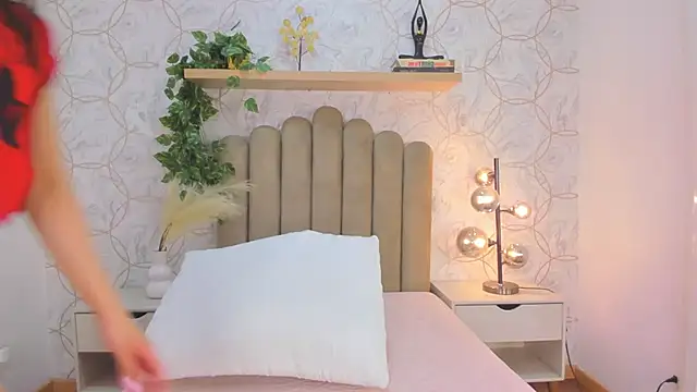 Snapshot of Roma__love chatting on November 2025 12:38:02 PM Roma love online show from November 2025 12:38:02 PM