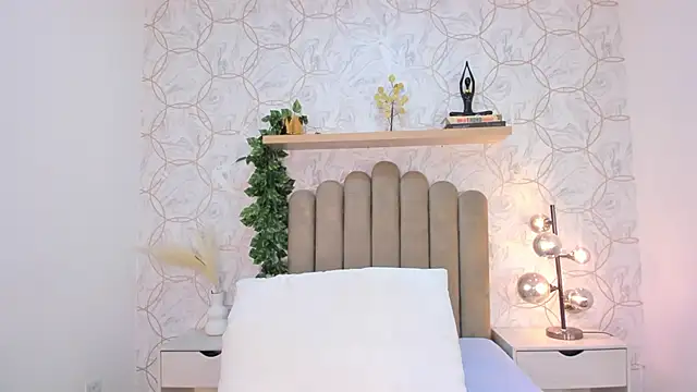 Snapshot of Roma__love chatting on November 2025 12:31:02 PM Roma love online show from November 2025 12:31:02 PM