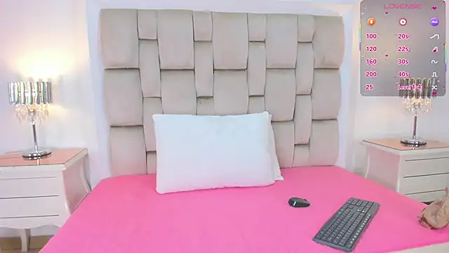 Snapshot of Roma__love chatting on November 2025 12:53:01 PM Roma love online show from November 2025 12:53:01 PM