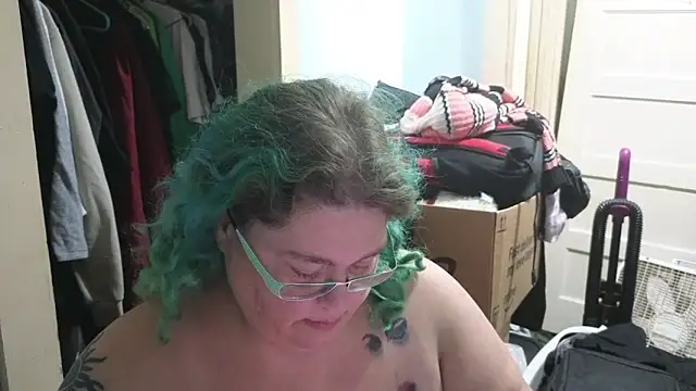 Snapshot of EmberCum chatting on November 2025 07:52:01 AM EmberCum online show from November 2025 07:52:01 AM