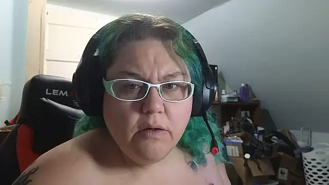 Snapshot of EmberCum chatting on November 2025 08:29:01 AM EmberCum online show from November 2025 08:29:01 AM