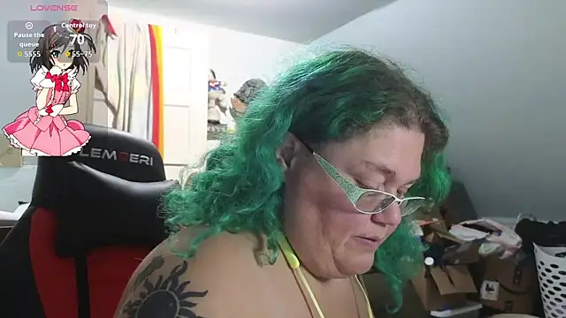 Snapshot of EmberCum chatting on November 2025 10:58:02 PM EmberCum online show from November 2025 10:58:02 PM