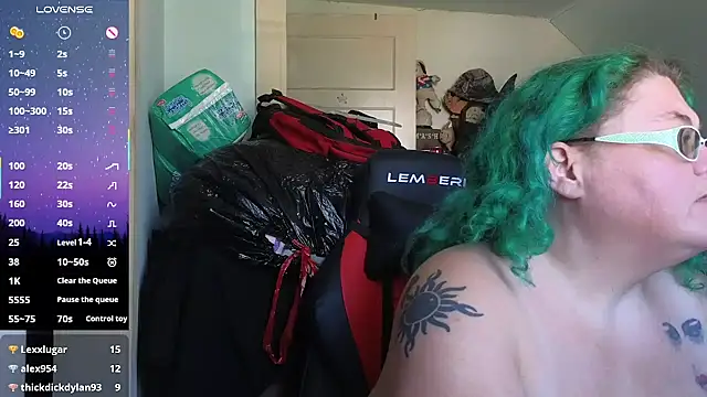 Snapshot of EmberCum chatting on October 2025 03:32:02 PM EmberCum online show from October 2025 03:32:02 PM