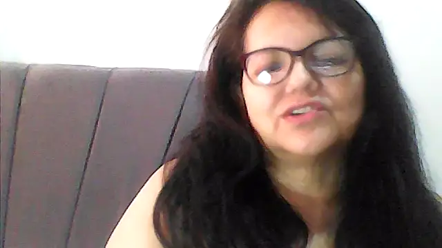 kassandra02 online show from November 2025 01:05:01 PM