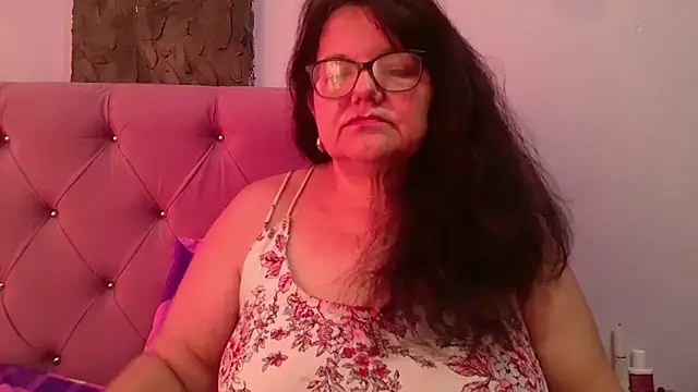 kassandra02 online show from June 2026 12:38:01 PM