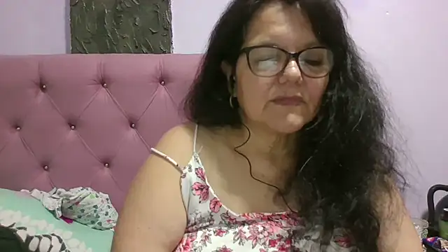 kassandra02 online show from June 2026 03:33:01 AM