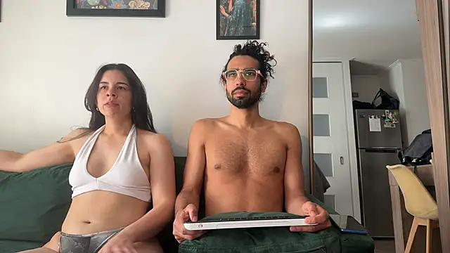 Snapshot of Redfloweer1 chatting on October 2025 01:21:02 PM Redfloweer1 online show from October 2025 01:21:02 PM